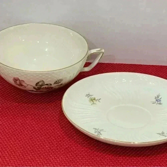 Royal Copenhagen, Denmark, flat cream soup bowl and saucer set. Frijsenborg VTG. - Picture 3 of 8